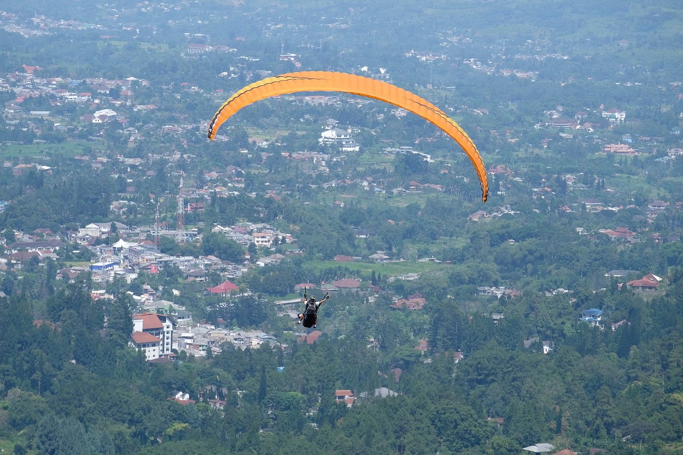 Paraglading Puncak Bogor With Lunch ( Start From Jakarta )